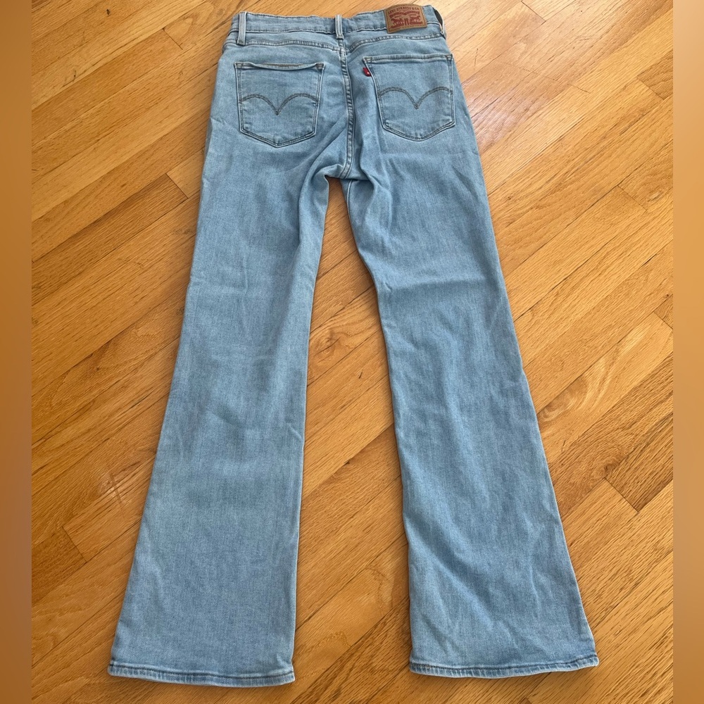 Levi’s 725 high rise bootcut jeans